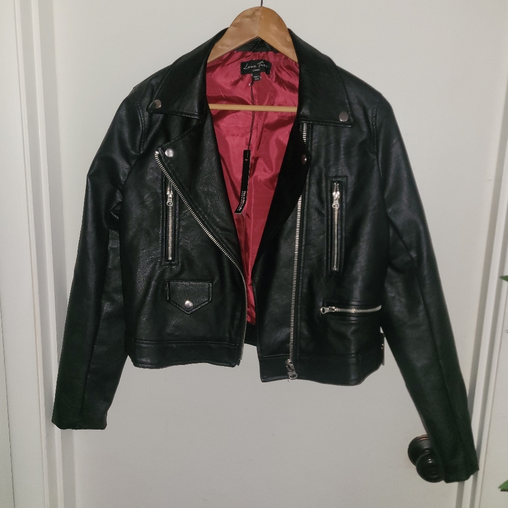 Love Tree Jacket Womens Size Large Black Leather All Over Zippers